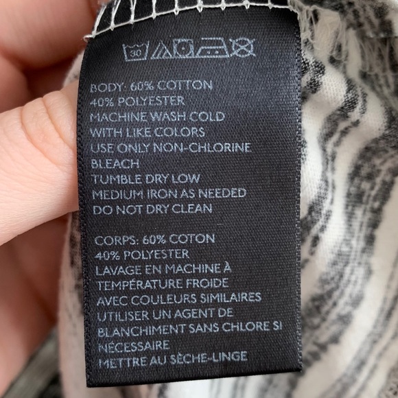 Urban Outfitters White & Black Striped V-Neck Short Sleeve Shirt - Picture 4 of 5